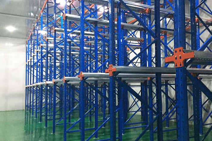 駛?cè)胧截浖? /></p>
<p>貫通式貨架由于儲存的貨物比較密集，穩(wěn)固性要求極高，因此所需要的貨架配件相對較多，通過配件與貨架立柱片的連接，令貨物能安全密集地存放在牛腿梁上，最大程度地利用空間。</p>
<p>駛?cè)胧截浖艿呐浼ǎ号Ｍ?、牛腿梁、頂梁、頂拉、背拉、護腳、護軌等。</p>
<p>最后，提醒各位由于貫通式貨架需要叉車駛?cè)胴浖軆?nèi)部存取貨物，所以人員的安全問題需要特別注意。</p>
  
        </div>
      
      <div   id=